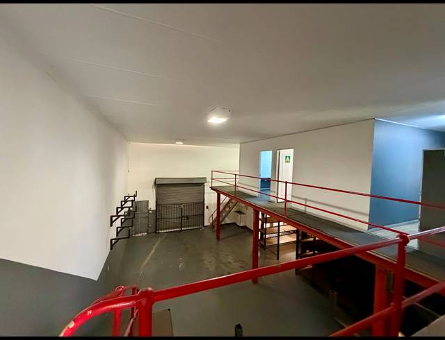 215M² BUSINESS CENTRE FOR SALE IN ALTON